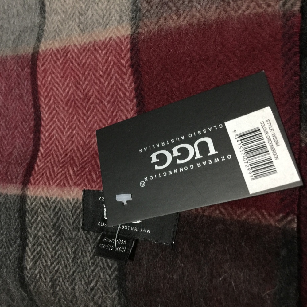 Brand new Merino wool scarves w tags and Box